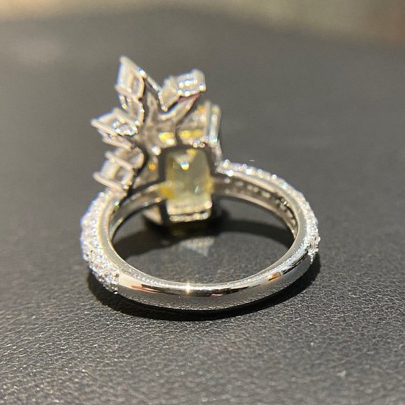 🎁 Yellow CZ Silver Plated Flower Rectangle Crystal Ring for Women, HA4399-6 - Picture 4 of 5